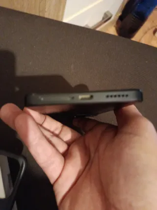 Xiaomi Redmi Note 14 Negro con su caja sin cargado