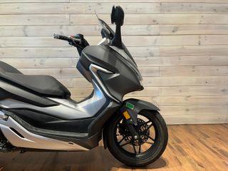 Honda Forza 300