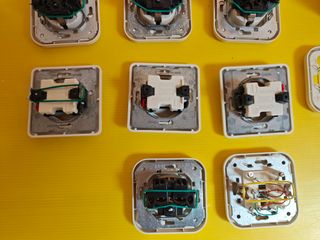 Lote de Mecanismos Eléctricos SIMON Serie 31