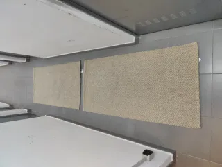 Tappeto in cotone beige e bianco