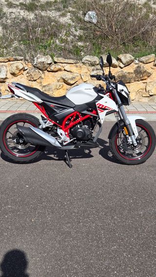 Moto Macbor Shifter 125cc Blanca y Roja