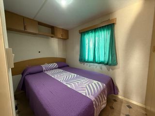 Mobilhome blanco y azul