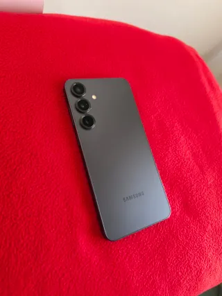 Samsung S25 Plus 512GB + 12GB, funda incluida.