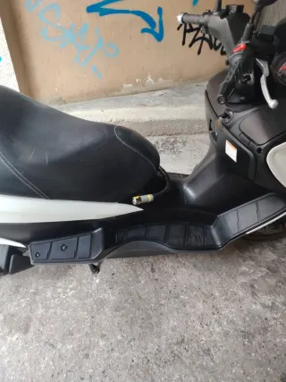 Suzuki Burgman 125 Blanca
