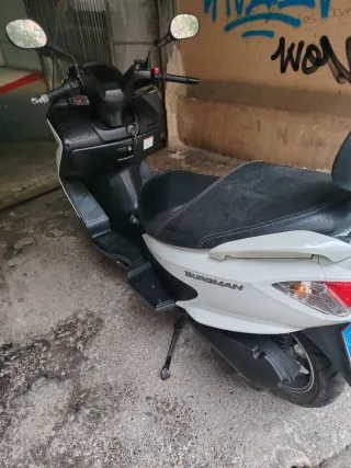 Suzuki Burgman 125 Blanca