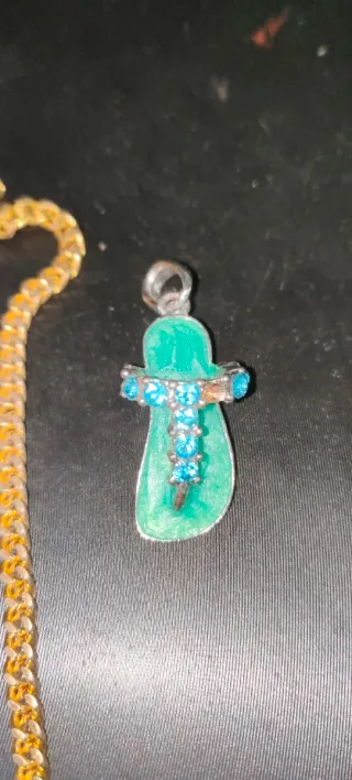 Lote bisutería: collar, pulsera, bloches y colgant