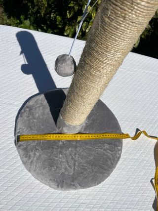 Rascador para gatos con base