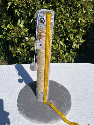 Rascador para gatos con base