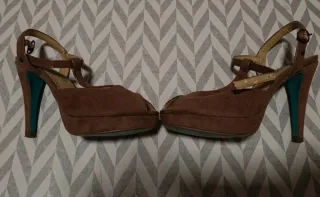 Tacones ante beige con plataforma