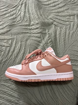 Nike Dunk rosas y blancas