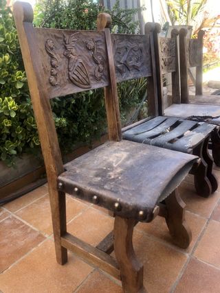 Mesa y 5 Sillas Madera Antiguas