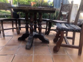 Mesa y 5 Sillas Madera Antiguas