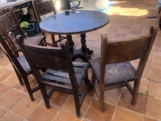 Mesa y 5 Sillas Madera Antiguas