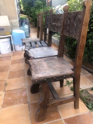Mesa y 5 Sillas Madera Antiguas