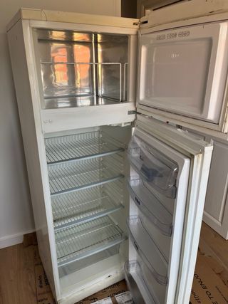 URGE VENDER Nevera Whirlpool Blanca