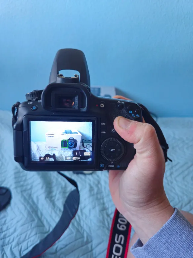 Canon EOS 60D + Objetivo 18-135mm IS