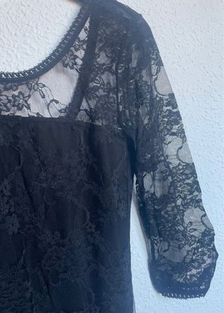 Vestido negro encaje