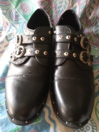 ZAPATOS DE MUJER:PLANOS/DE TACON:1 PAR POR 1,5€