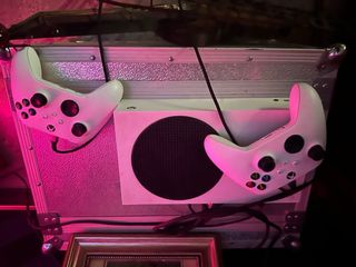 Xbox Series S Blanca con 2 mandos