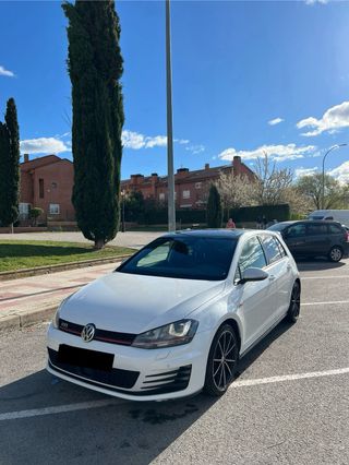 Volkswagen Golf 7 GTI 2014