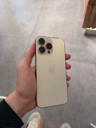 iPhone 14 Pro Max Oro