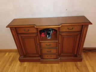 Aparador de madera clásico