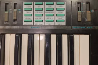 Órgano Yamaha Portatone