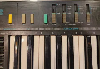 Órgano Yamaha Portatone