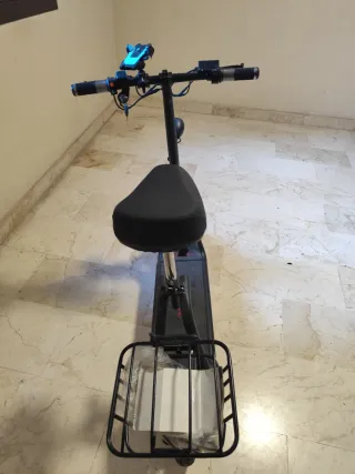 Patinete eléctrico Bogist con asiento