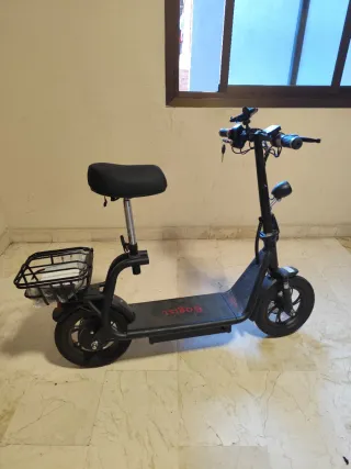 Patinete eléctrico Bogist con asiento
