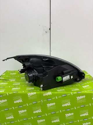 Faro Izquierdo Ford Fiesta Valeo 044565