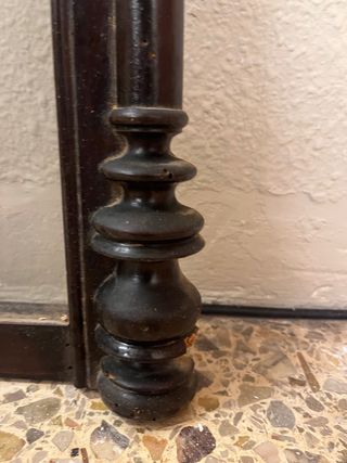 Puerta de madera con cristal