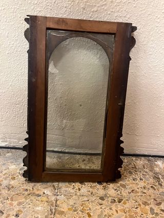 Puerta de madera con cristal