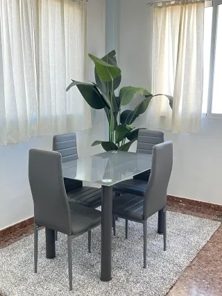 Mesa comedor con 4 sillas OFERTA!