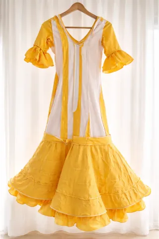 Traje de Flamenca Amarillo Volantes