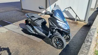 Cofre Piaggio MP3 con soporte original