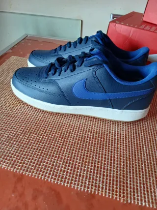 Zapatillas Nike Azul Marino y Blanco