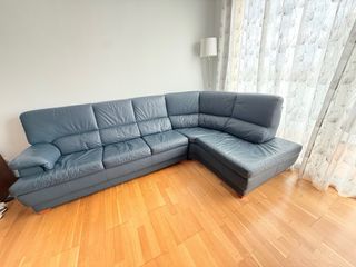 Sofá modular azul de piel