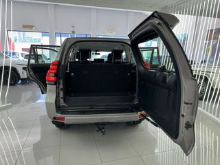 Toyota Land Cruiser 2.8 D-4D VX