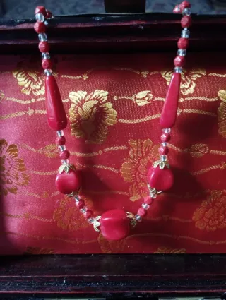 Collar antiguo cristal facetado rojo y transparent