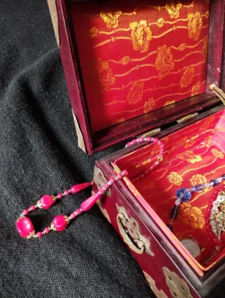 Collar antiguo cristal facetado rojo y transparent