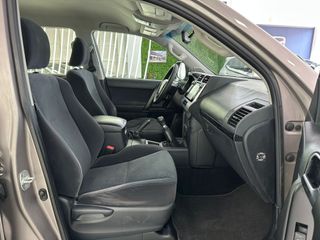 Toyota Land Cruiser 2.8 D-4D VX