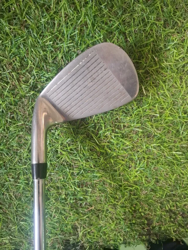 Wilson Deep Red Pitching Wedge