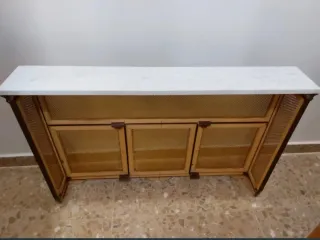 Cubreradiador Mármol y Madera