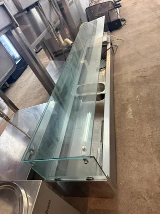 Mostrador de cristal para hostelería
