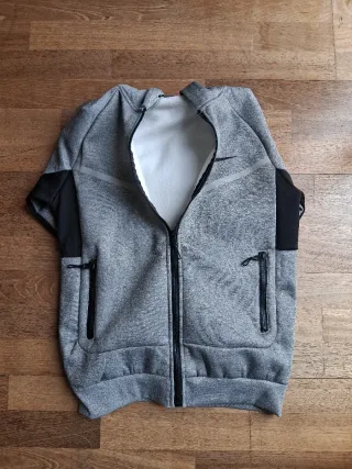 Chaqueta Nike Técnica Gris y Negra con forro polar