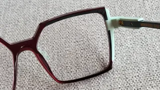 Gafas Etnia Barcelona Montura Roja y Verde.