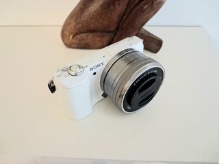 Cámara Sony Alpha 5100 con 3458 disparos