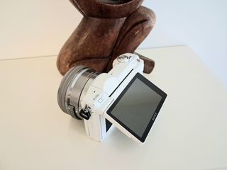 Cámara Sony Alpha 5100 con 3458 disparos