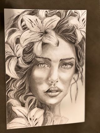 Stampa disegno donna con gigli